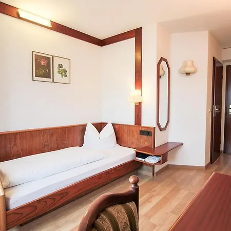 Hotel-restaurant Lowen 호텔
