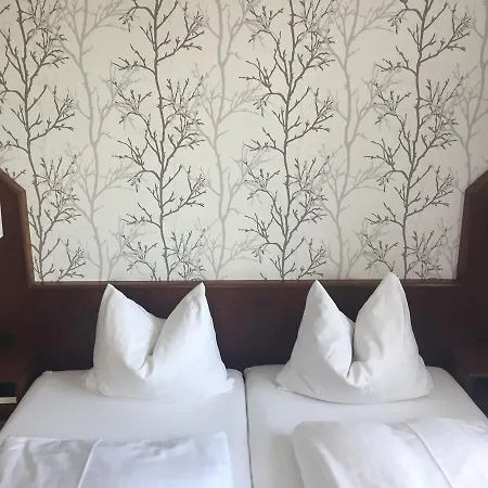 מלון Hotel-restaurant Lowen Süßen